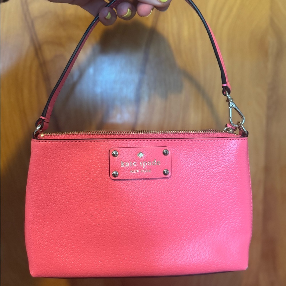 Kate Spade New York Wellesley Linet Wristlet Bag in Peony